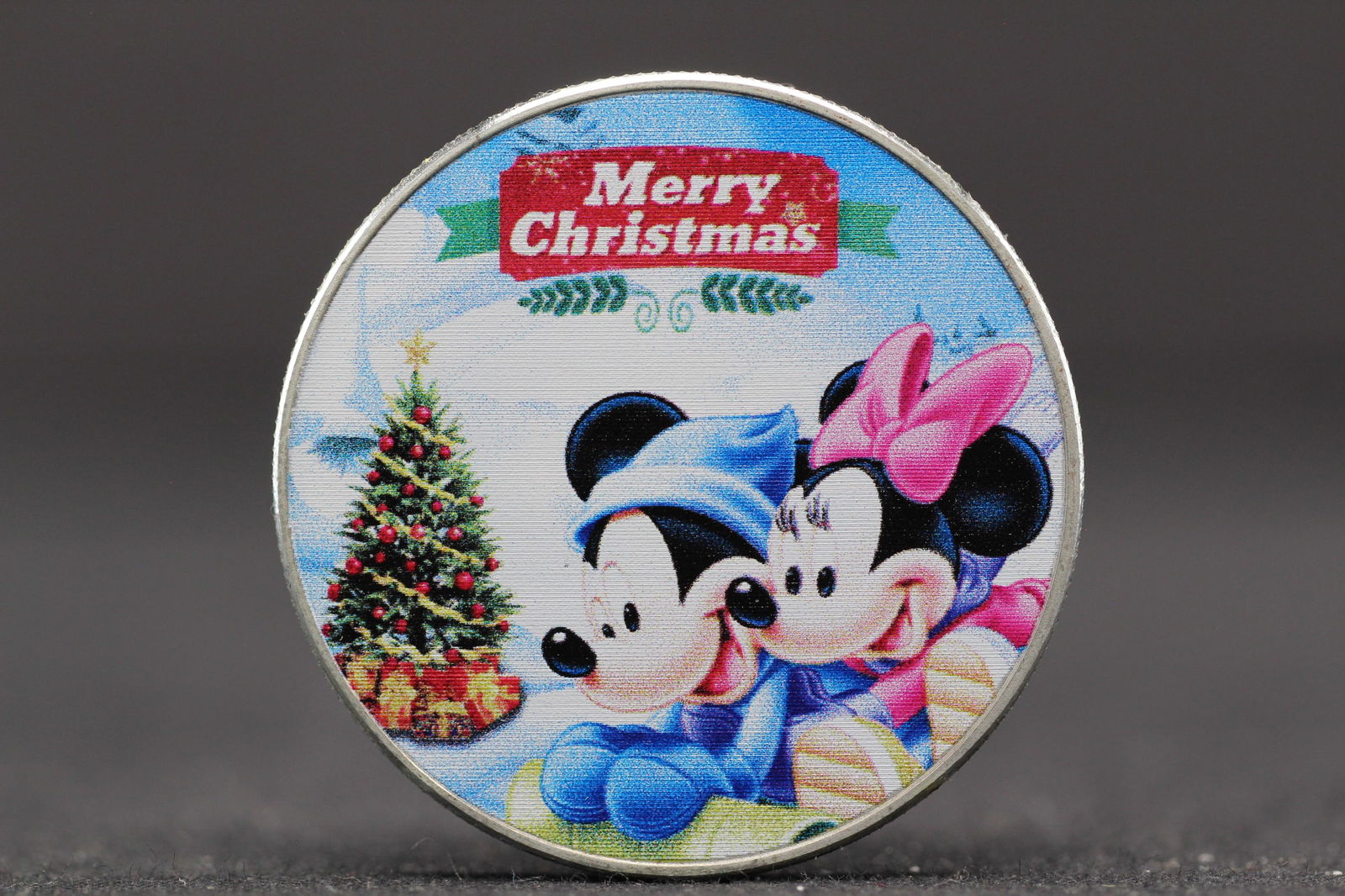 Mickey & Minnie-Merry Christmas Token, New, Novelty, no silver (1 of 2)