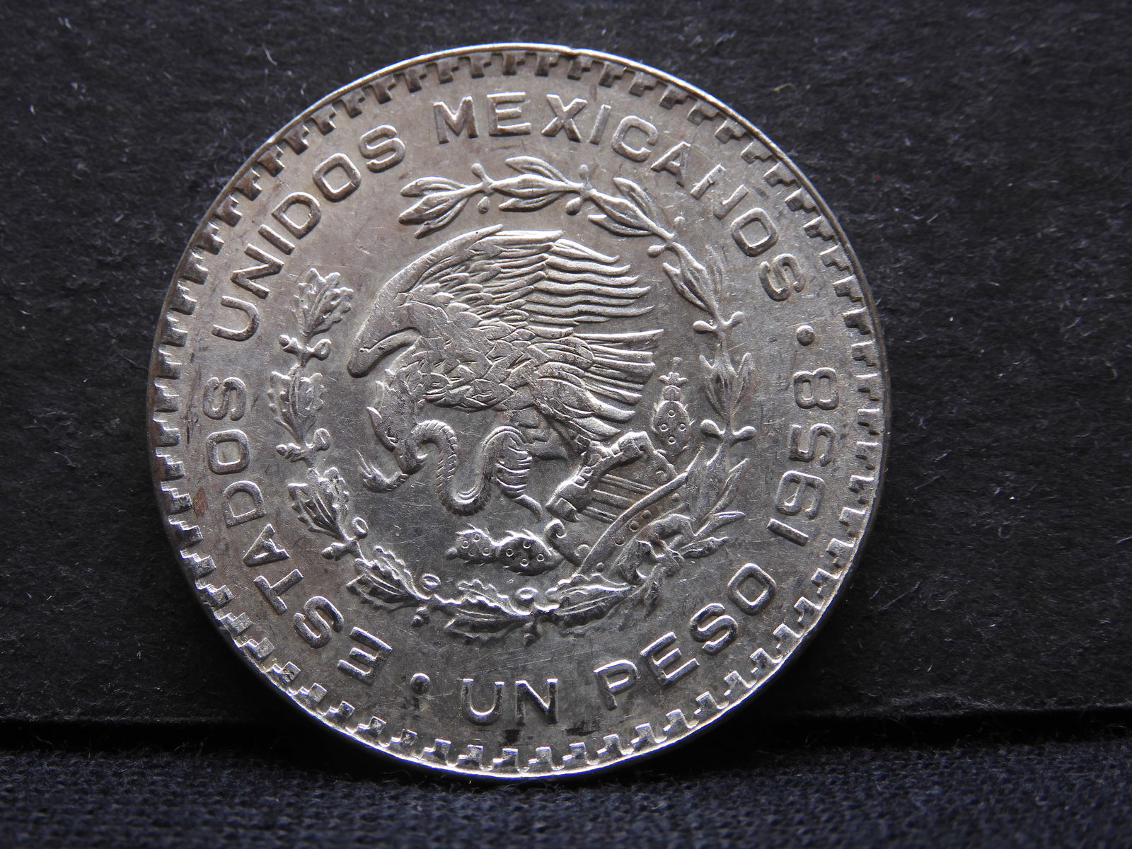 1958 Mexico Silver 1 Peso (1 of 2)