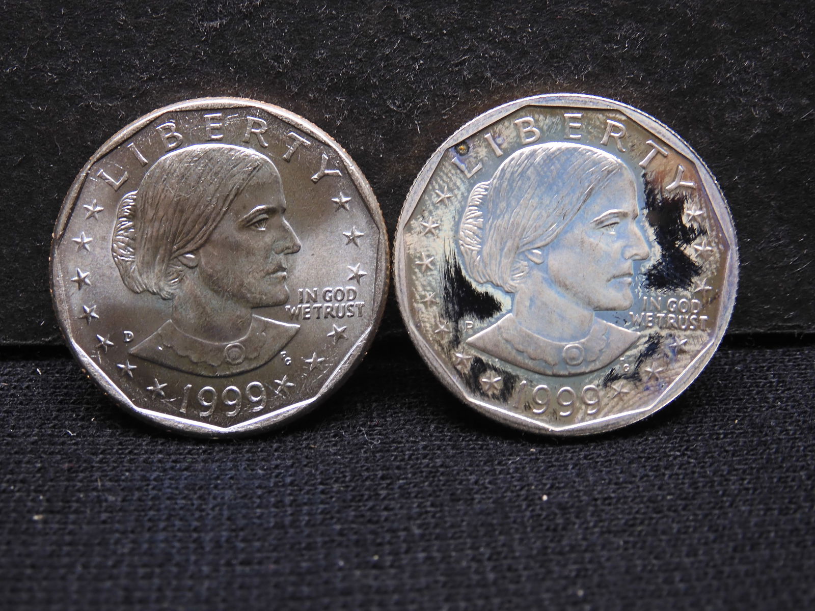 1999-P Proof & 1999-D Brilliant Uncirculated Susan B. Anthony Dollars. (1 of 2)