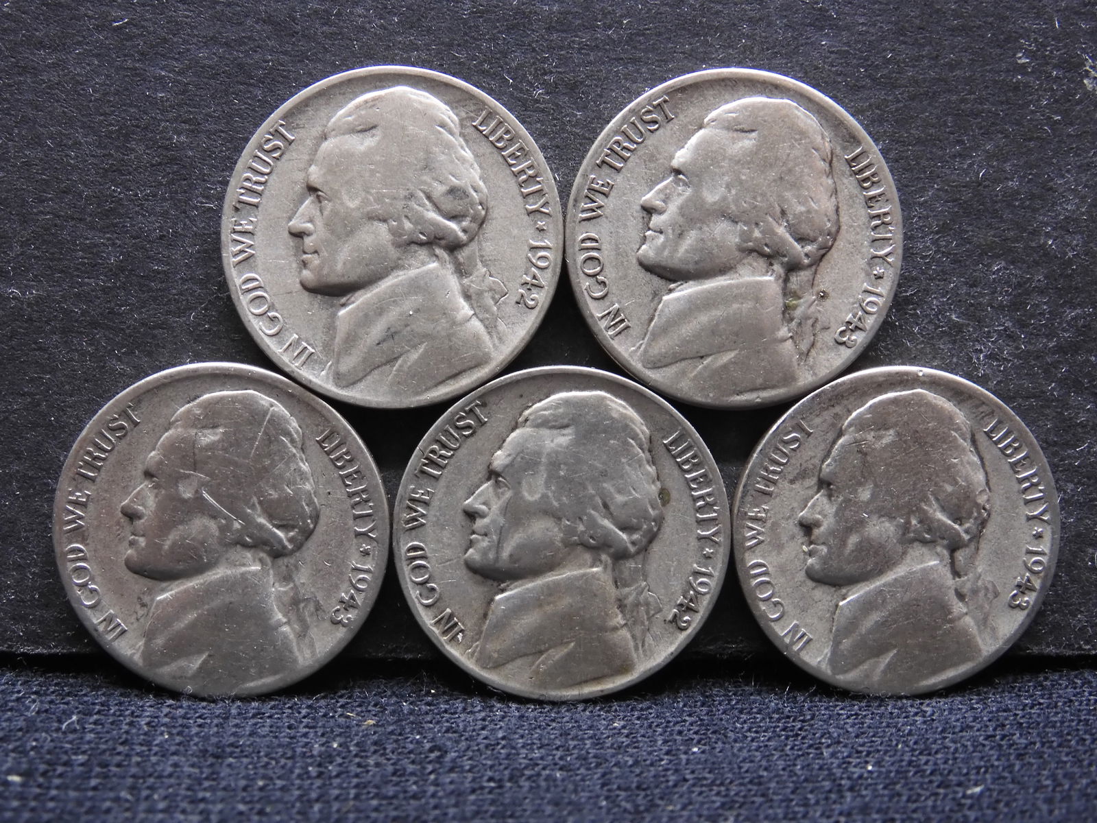 (5) Jefferson Silver Nickels  (2) 1942-P, (3) 1943-S (1 of 2)
