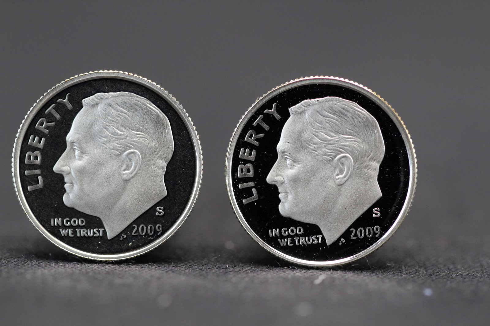 (2) 2009-S Silver Proof Roosevelt Dimes (1 of 2)