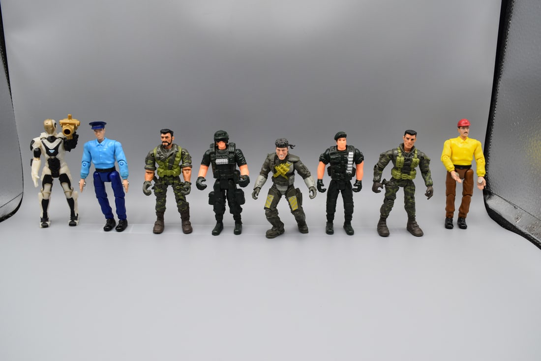 Misc Lot action figures (1 of 4)