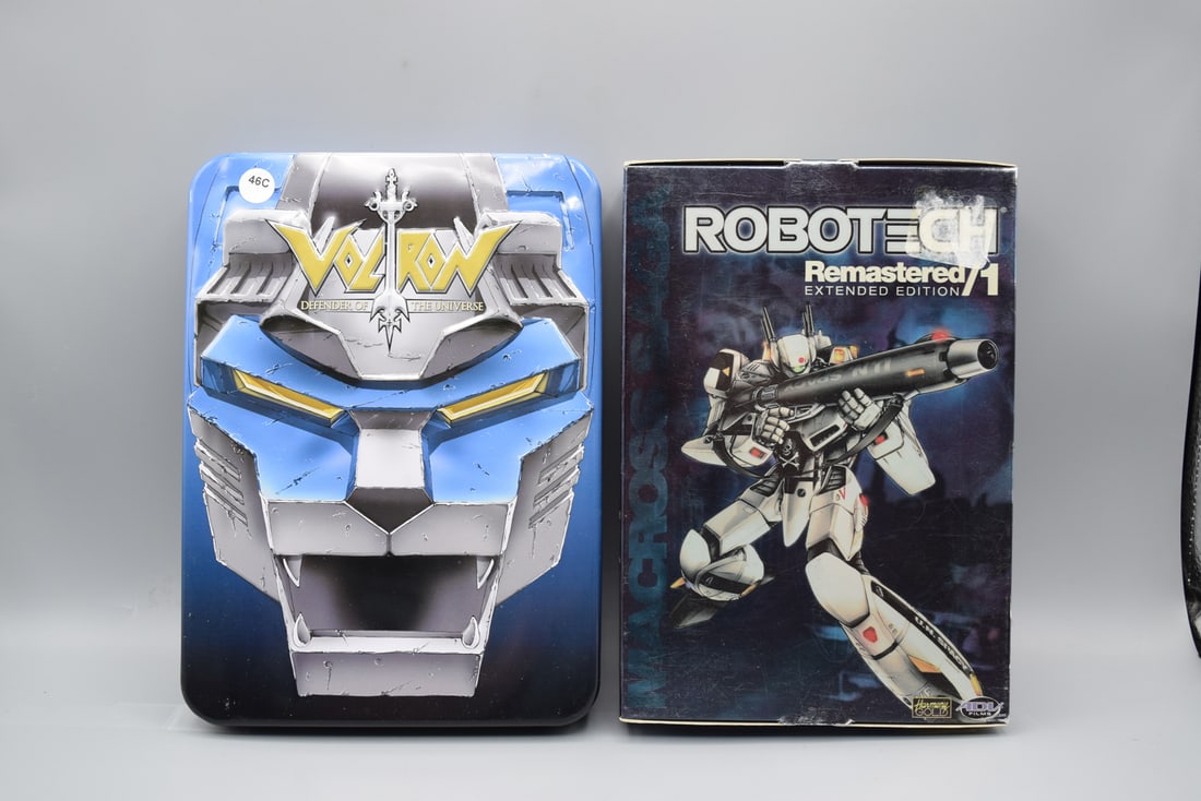 Voltron Volume 1 in Metal Case & Robotech Box Set DVDs: Voltron Volume 1 in Metal Case & Robotech Box Set DVDs