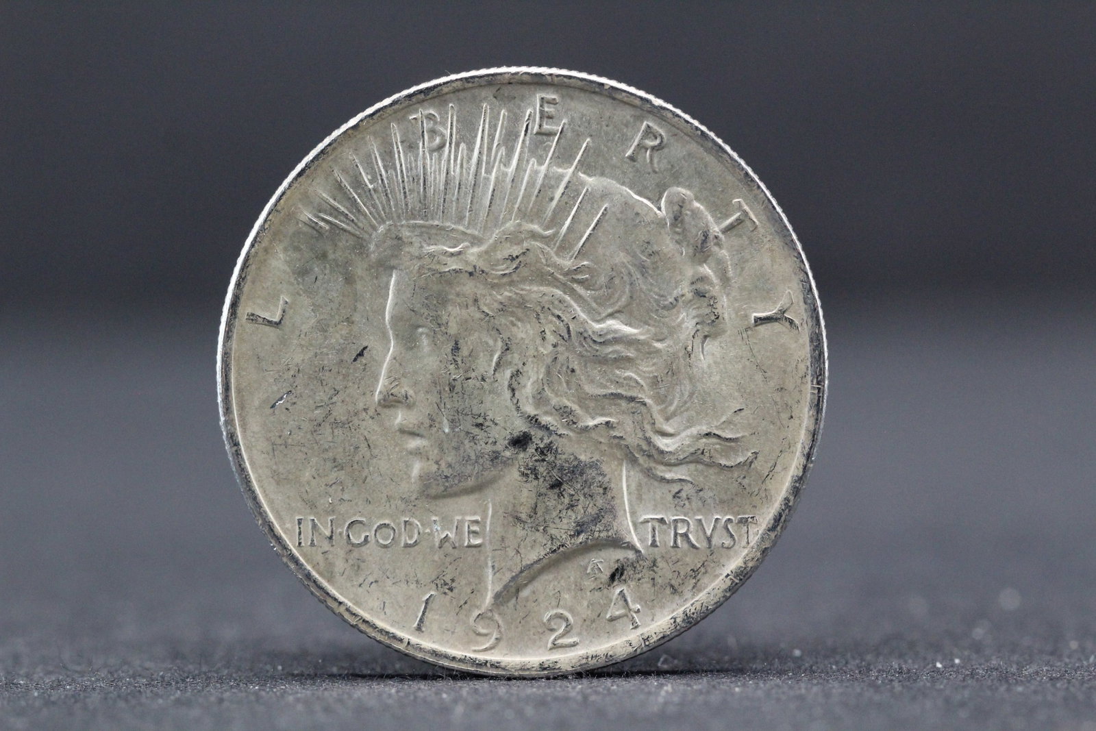 1924 Peace Silver Dollar  BU (1 of 2)