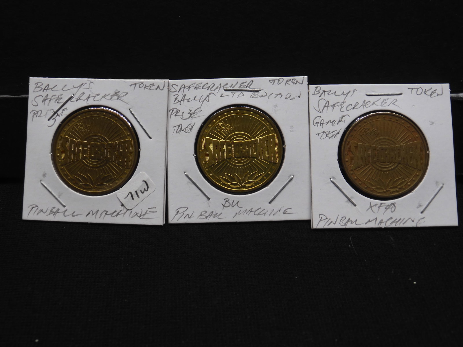 BALLY'S SAFE CRACKER PINBALL MACHINE TOKEN - VINTAGE (QTY=3) (1 of 3)