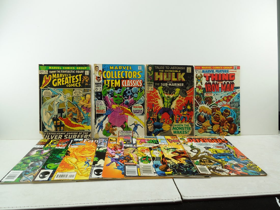 Lot of (12) Assorted Marvel Comic Books - Varying Conditions (1 of 4)