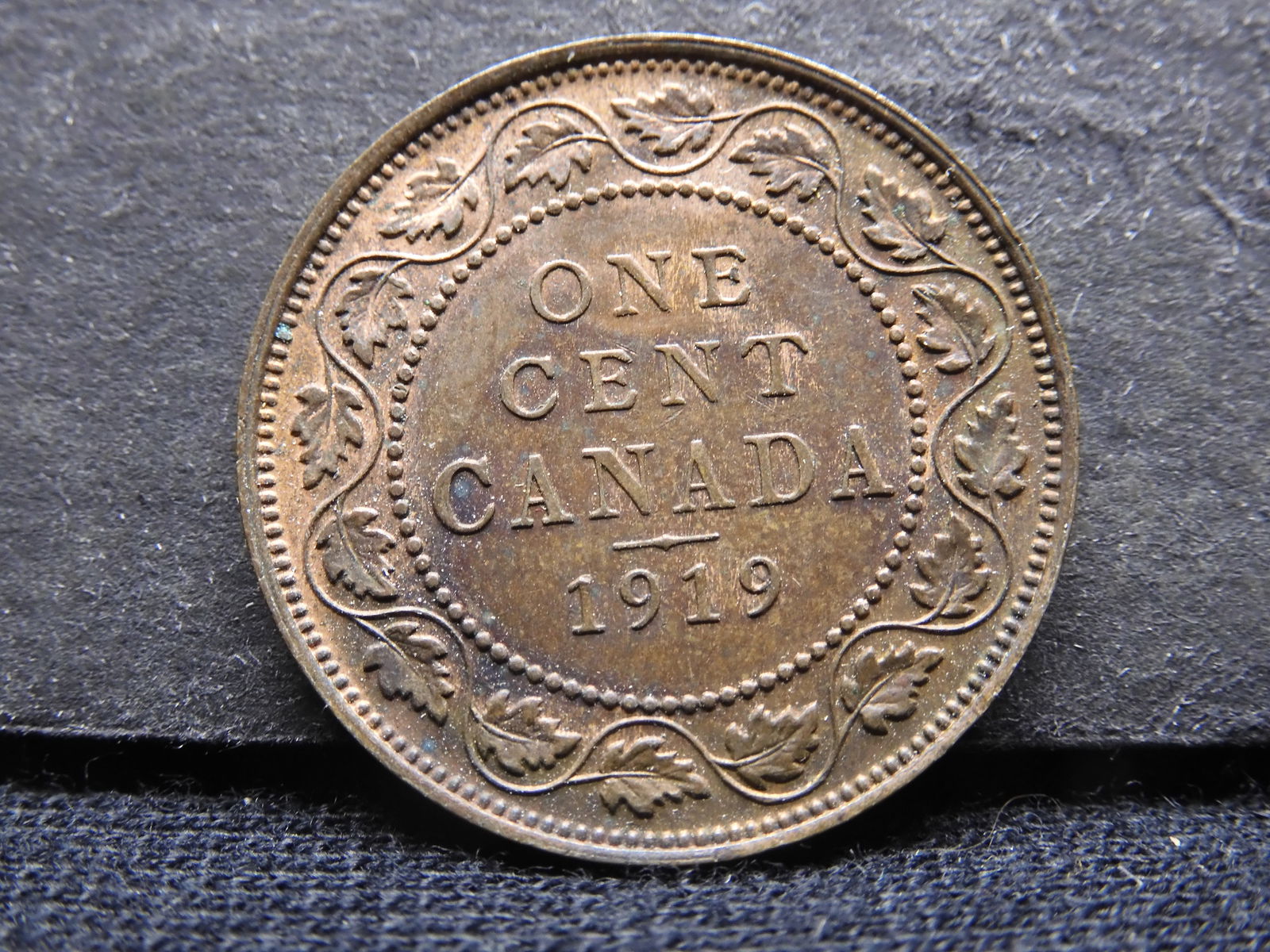 1919 Canada Uncirculated Red-Brown Large Cent.  George V Portrait. (1 of 2)