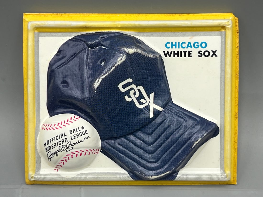 1969 Fleer 3-D Trophy Hats Plastic Embossed Plastic Hats Chicago White Sox - Rare: 1969 Fleer 3-D Trophy Hats Plastic Embossed Plastic Hats Chicago White Sox - Rare
