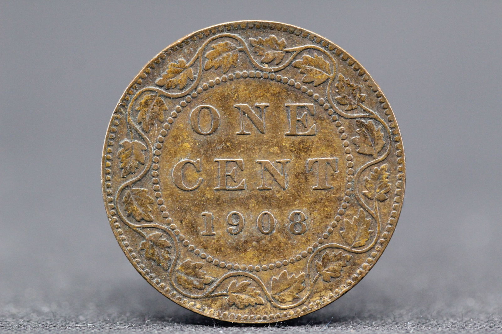 1908-Nice Grade, Detailed Leaves-Canada Large Cent, 116 Years Old! (1 of 2)