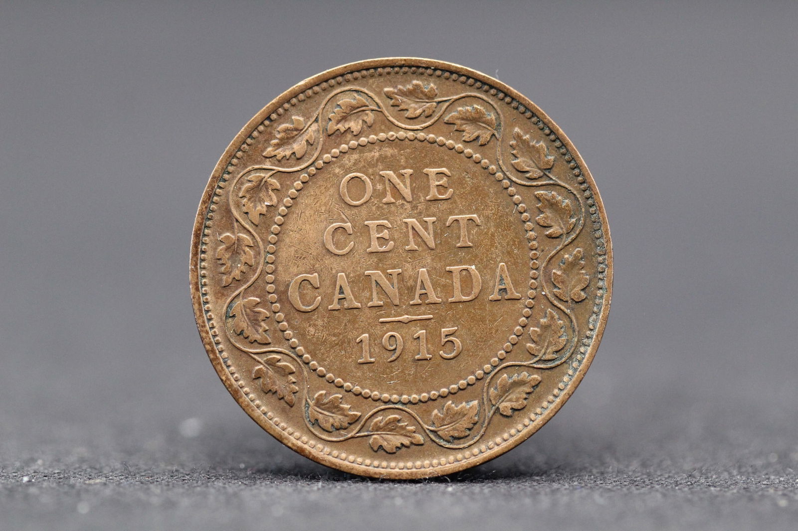 1915-Nice Grade, Detailed Leaves-Canada Large Cent, 109 Years Old! (1 of 2)