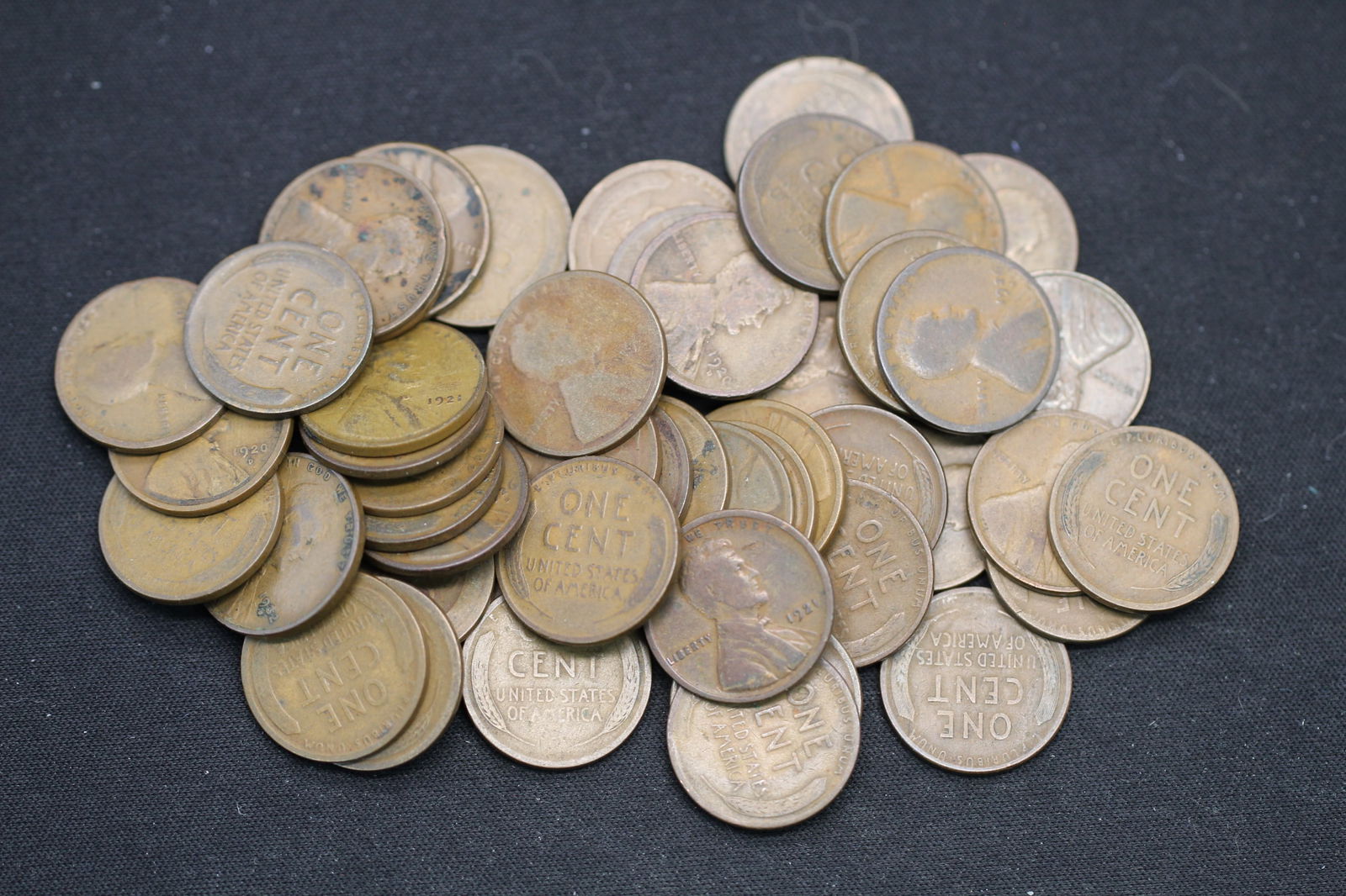 Lot of (50) Mixed 1920's & 1930's Lincoln Wheat Cents (1 of 3)
