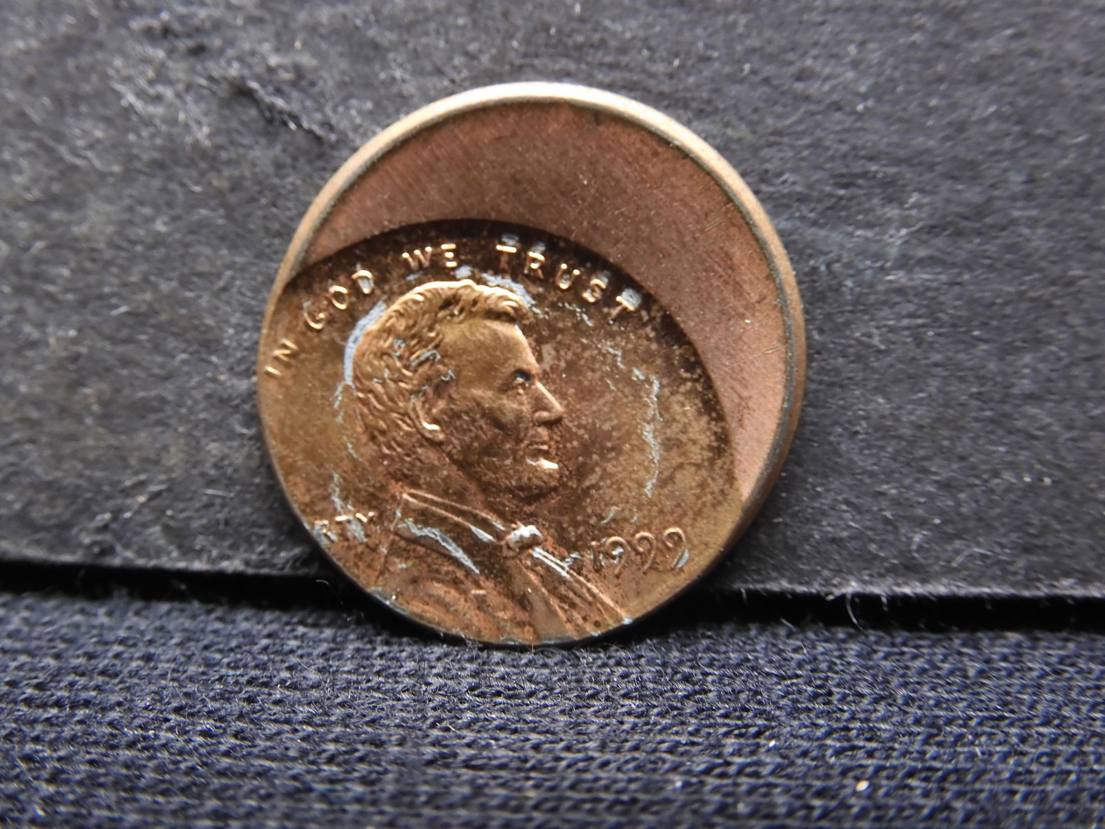 1999-P Lincoln Memorial Cent 30-40% Off Center Struck "Cup" (1 of 2)