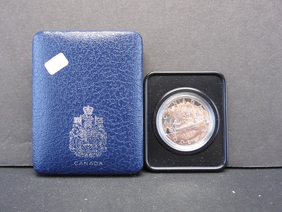 1975 Eliz. II Canada Silver Dollar Proof Coin - Voyageur - Brilliant UNC in Presentation Box (1 of 3)