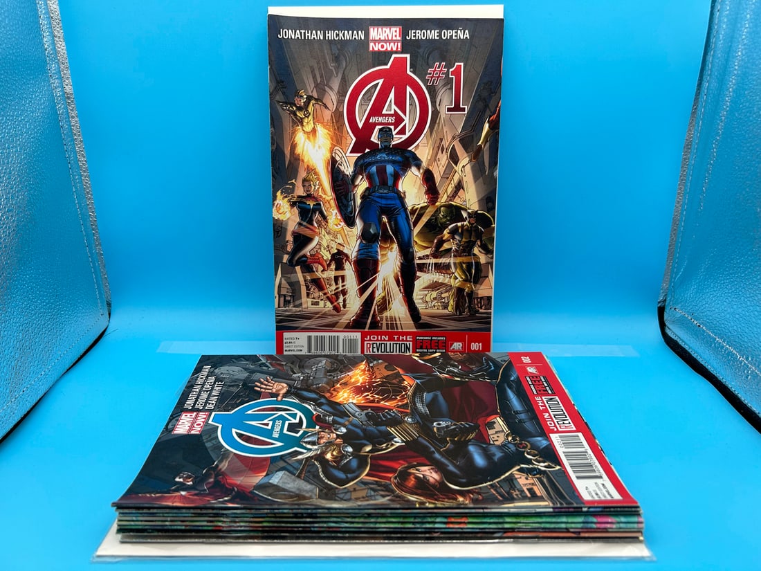 Lot of 10 Marvel Avengers Comics (1 of 4)