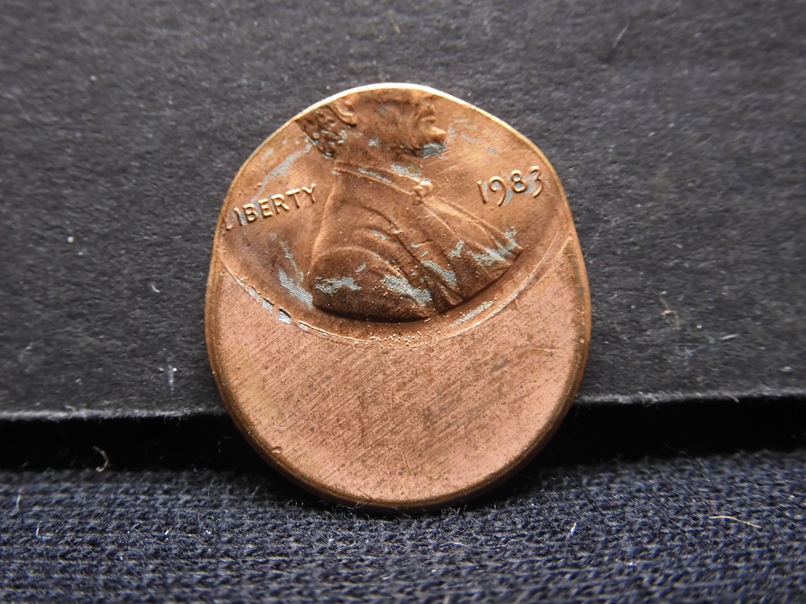 ERROR ALERT: 1983 Zinc Memorial Cent.  40% Off Center WITH DATE. Super Red BU. (1 of 3)