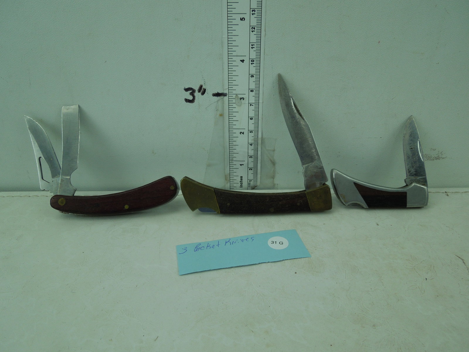 3 Pocket Knives: 3 Pocket Knives