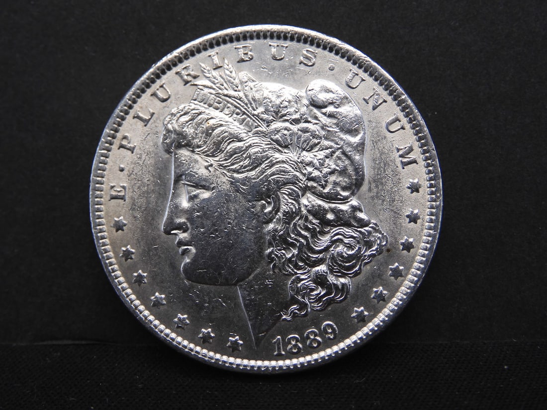 1889 Morgan Dollar. HIGH GRADE (1 of 2)