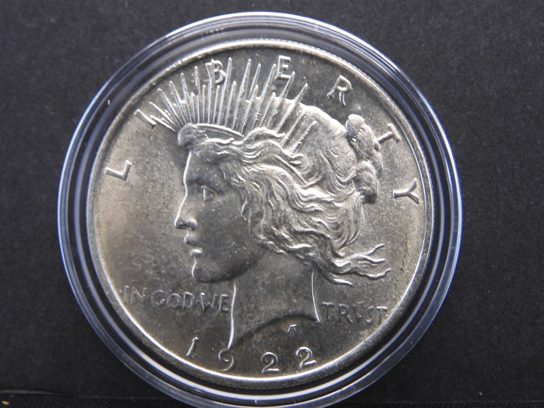 1922 Peace Dollar - Uncirculated (1 of 2)