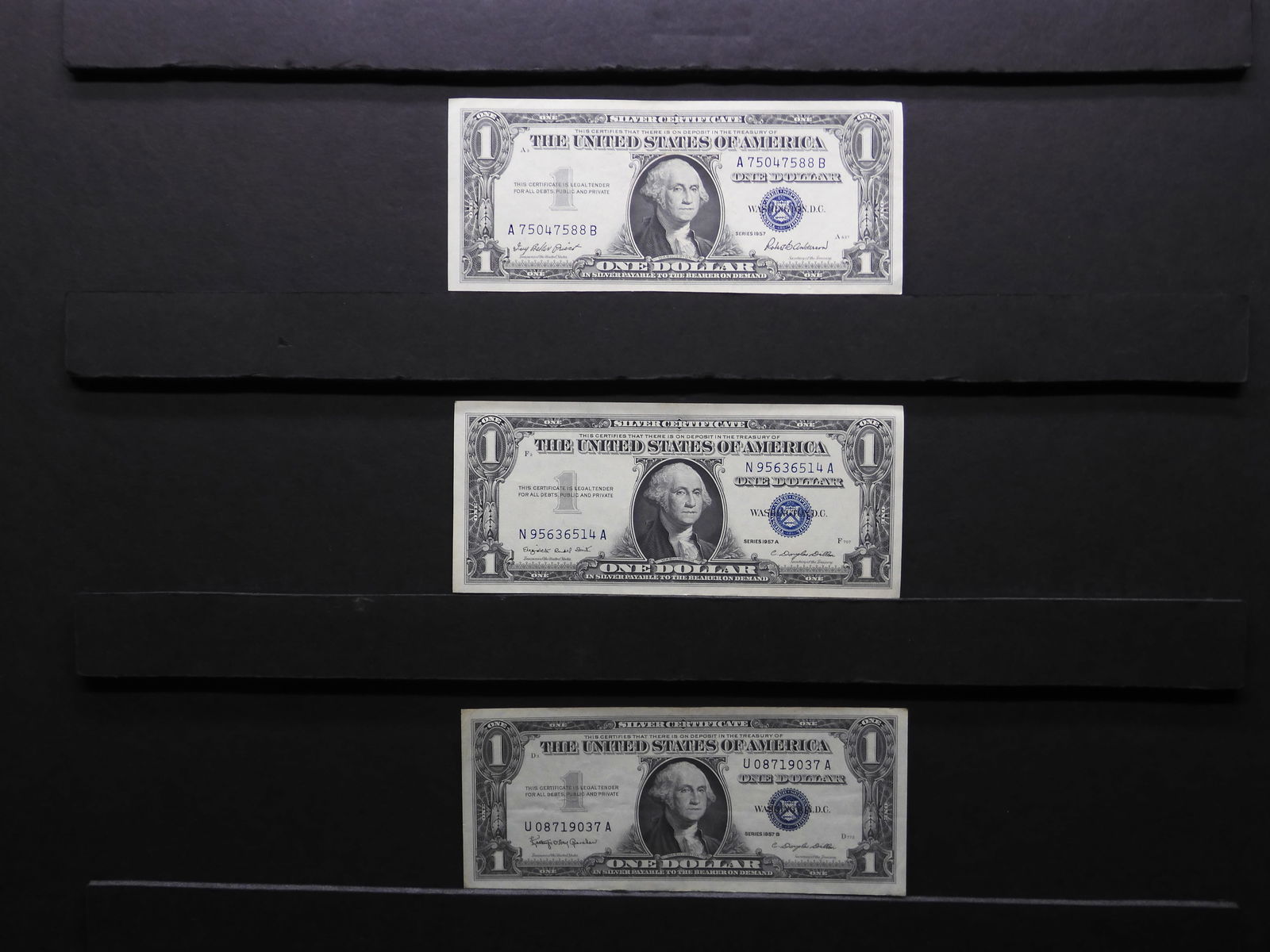 1957 1957-A 1957-B Uncirculated $1 U.S. Blue Seal Silver Certificates.  Bust Of George Washington. (1 of 3)