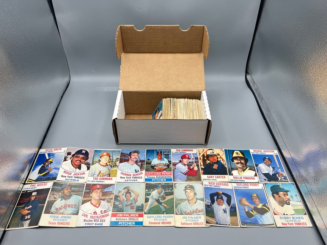 1970s Hostess Baseball lot with stars included - 1979 Ozzie Smith RC - Varying Conditions: 1970s Hostess Baseball lot with stars included - 1979 Ozzie Smith RC - Varying Conditions