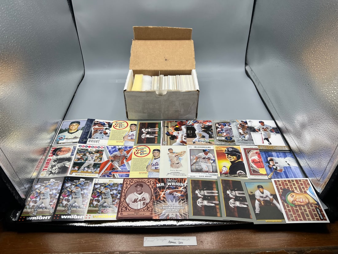 Box of (200) Assorted David Wright Baseball Cards - Varying Conditions - Many Duplicates (1 of 5)