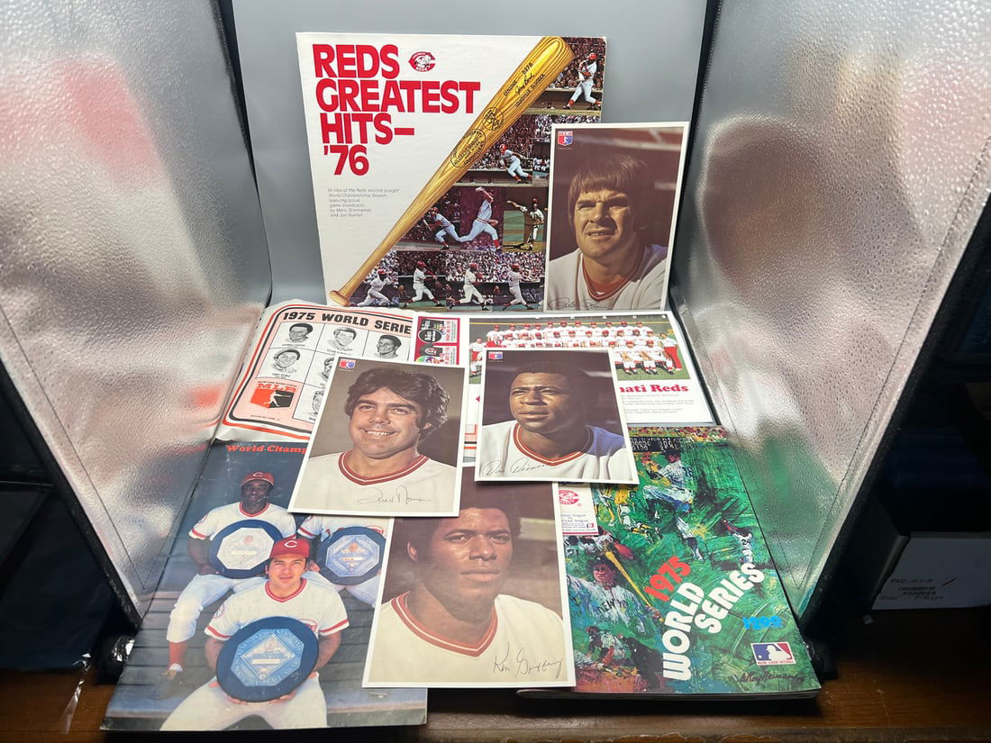 Cincinnati Reds Big Red Machine Memorabilia lot - Yearbooks, Kroger pictures, Empty Record Sleeve (1 of 3)