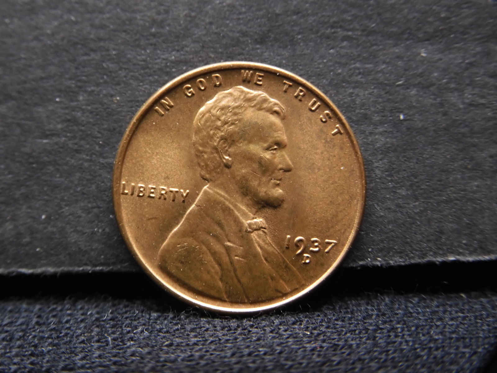 1937-D Red BU Lincoln Wheat Cent Full Wheat Ears (1 of 2)