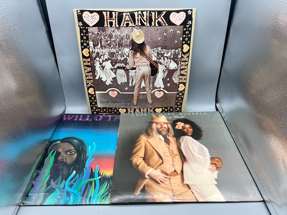 Lot of (3) Leon Russell vinyl albums:  Hank Wilson's Back Vol. 1 (1973), Will O' the Wisp (1975), (1 of 4)