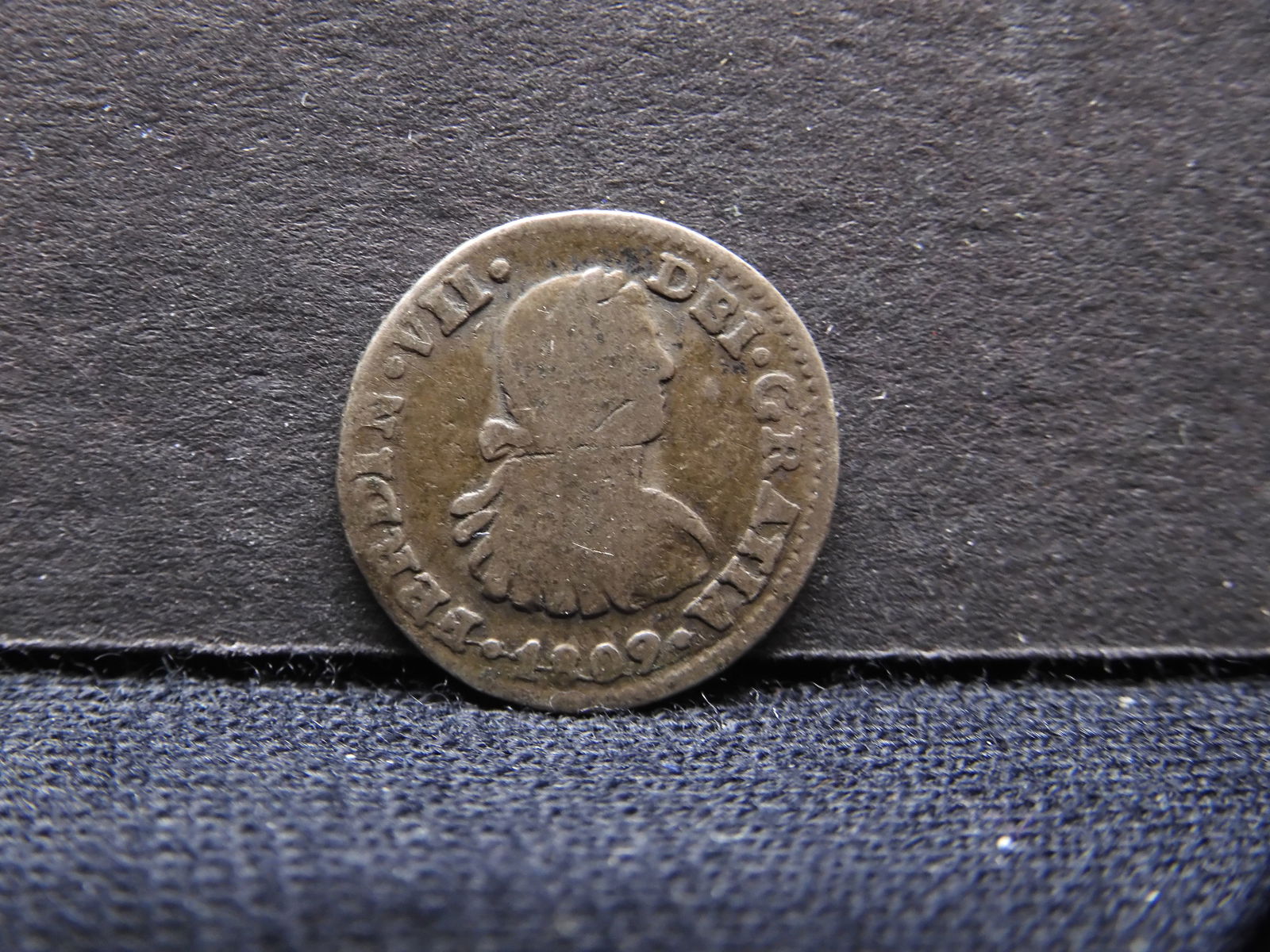 1809 Mexico 1 Real Silver Coin.  Ferdinand VII Portrait. (1 of 2)