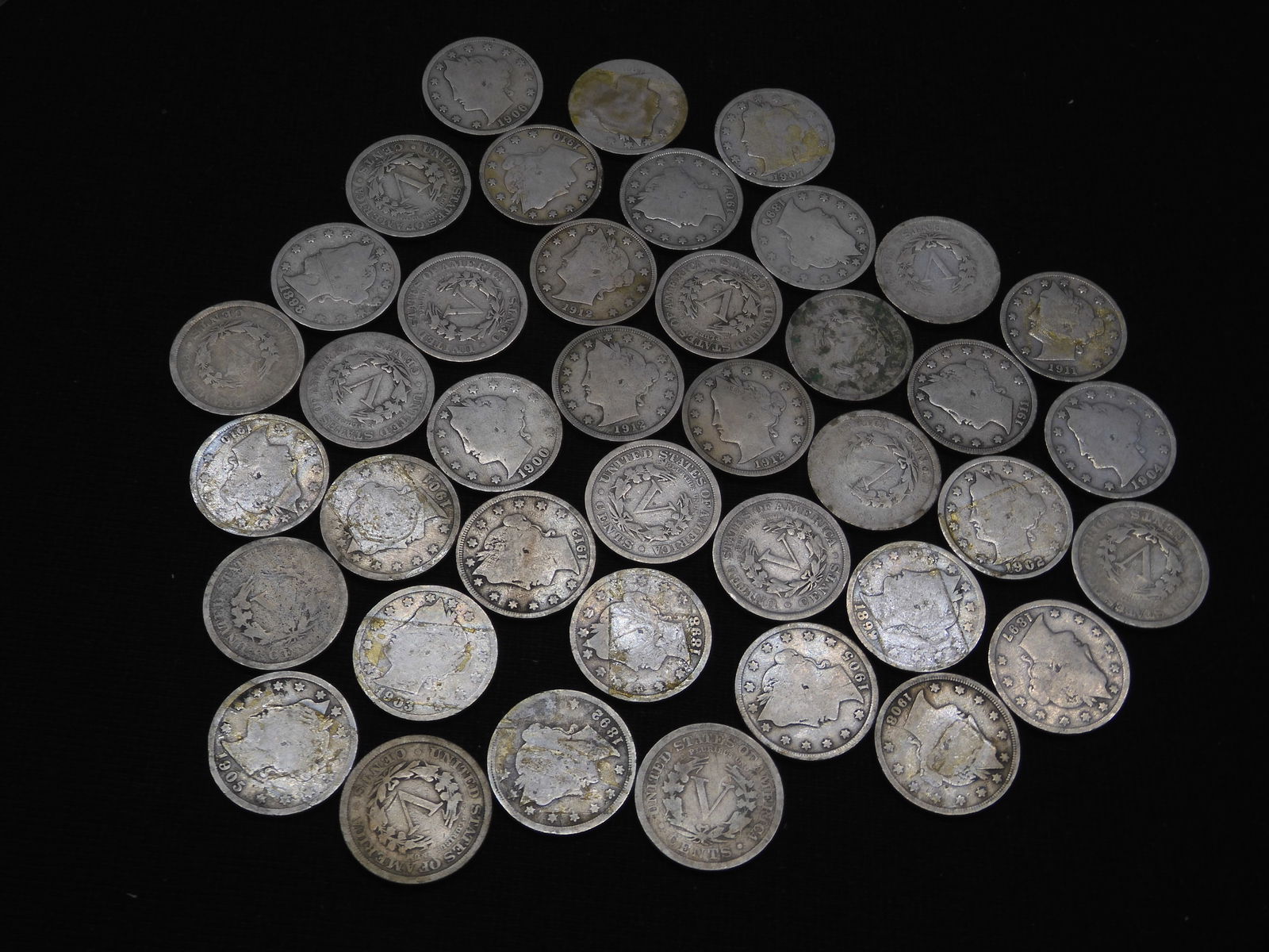 Roll Of 40 Mixed Date Liberty Head V-Nickels. (1 of 6)