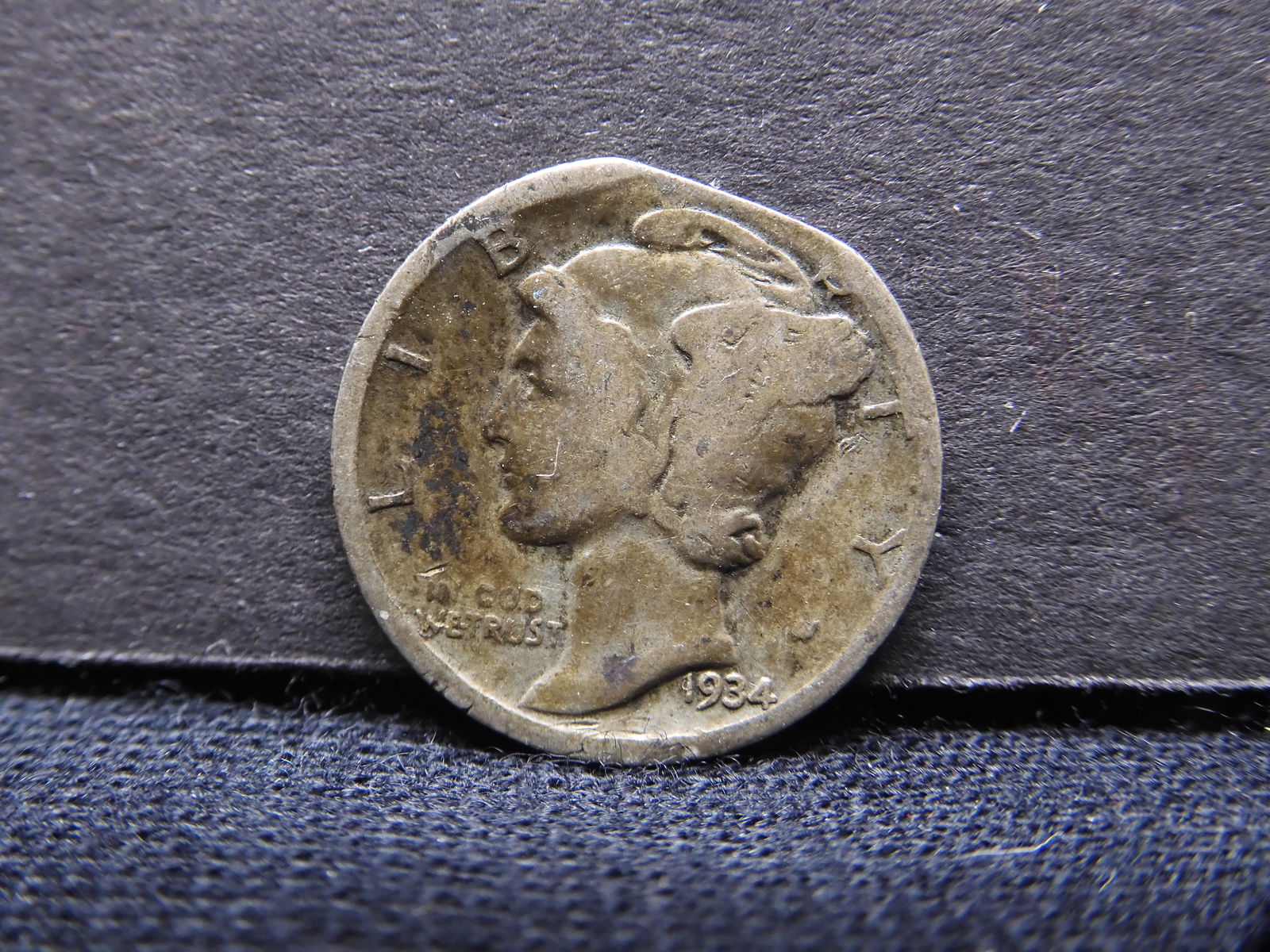 1934 Mercury Dime - Straight Rim Clip (1 of 2)