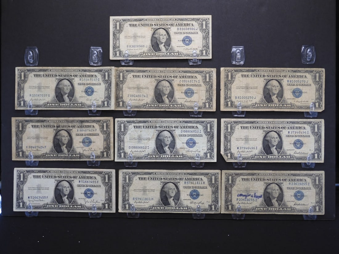 (2) 1935-D, (3) 35-E, (3) 35-F, (2) 35-G Silver Certificates (1 of 7)