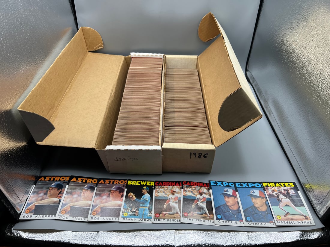Lot of (2) Boxes of 1986 Topps Baseball Cards (1 of 3)