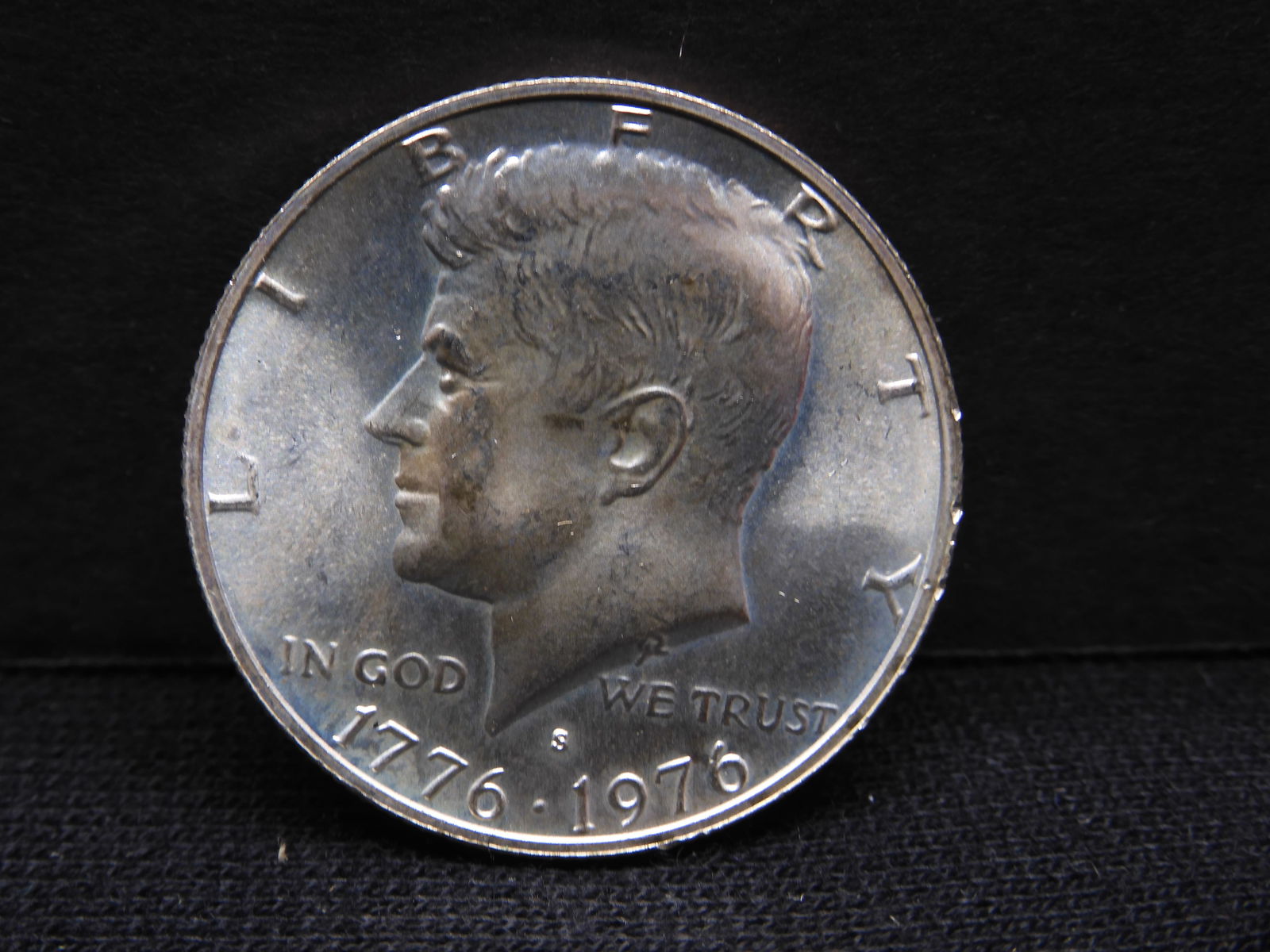 1976-S Kennedy Half Dollar - 40% Silver - Unc! (1 of 2)