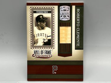 2005 Donruss Greats Roberto Clemente Hall of Fame Souvenirs Game Used Bat Relic