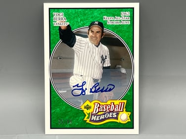 2005 Upper Deck Baseball Heroes Yogi Berra On Card Auto #35/99