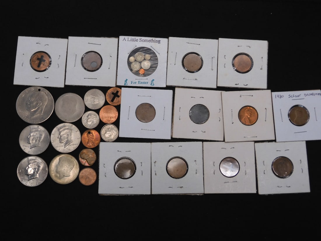 26 Miscellaneous Modern US Coins, Punched Designs, Blank Planchets, Minor Errors Halves Cents (1 of 6)