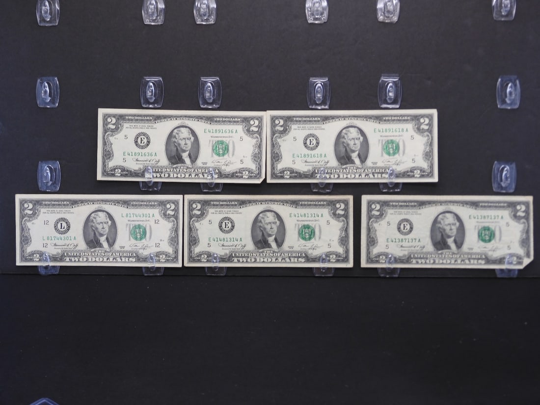 (5) 1976 Two Dollar Bills: (5) 1976 Two Dollar Bills