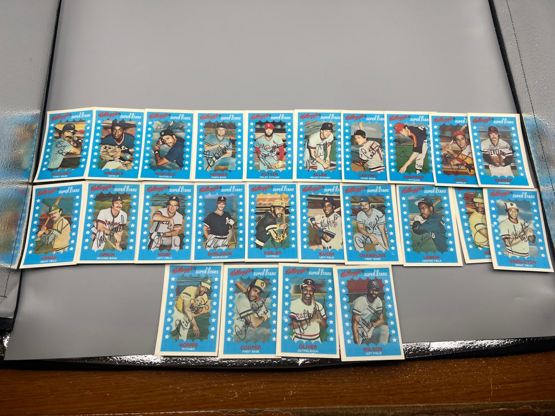 Lot of (24) 1982 Kellogg's Baseball Cards - Varying Conditions (1 of 4)