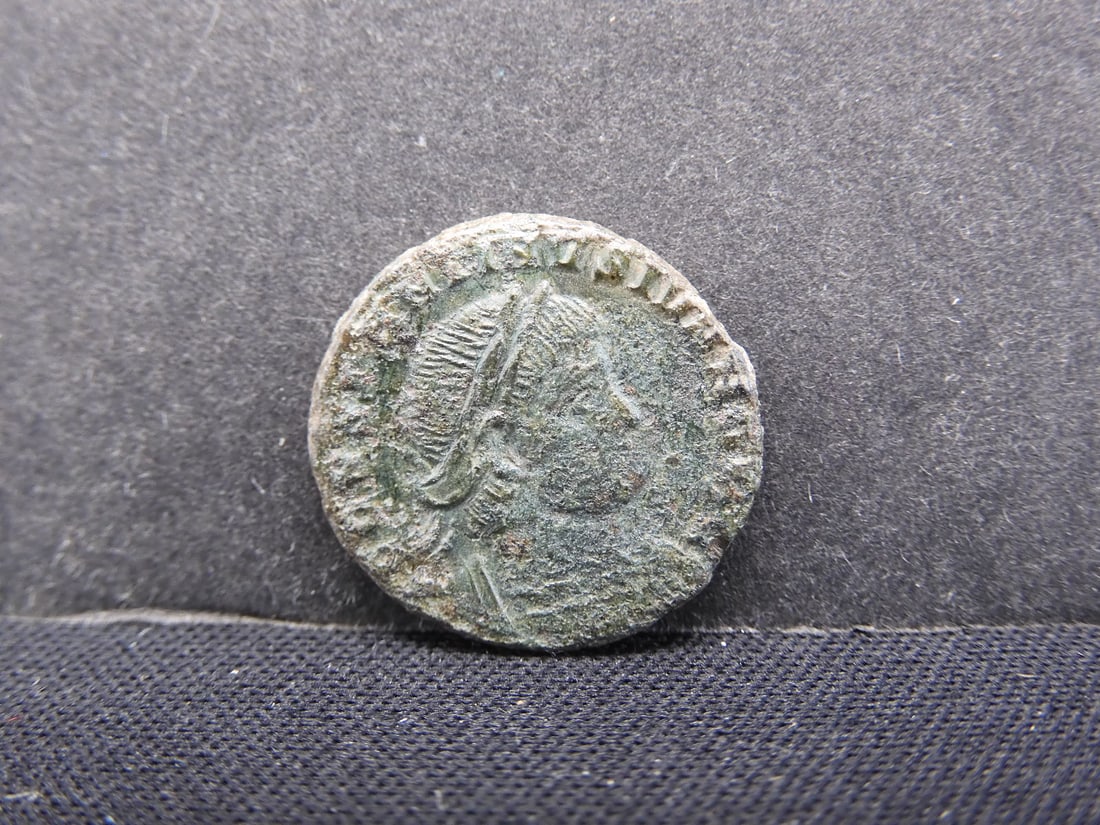 175-330 AD (EF) Ancient Roman Coin (Over 1,600 Yrs. Old)!: 175-330 AD (EF) Ancient Roman Coin (Over 1,600 Yrs. Old)!