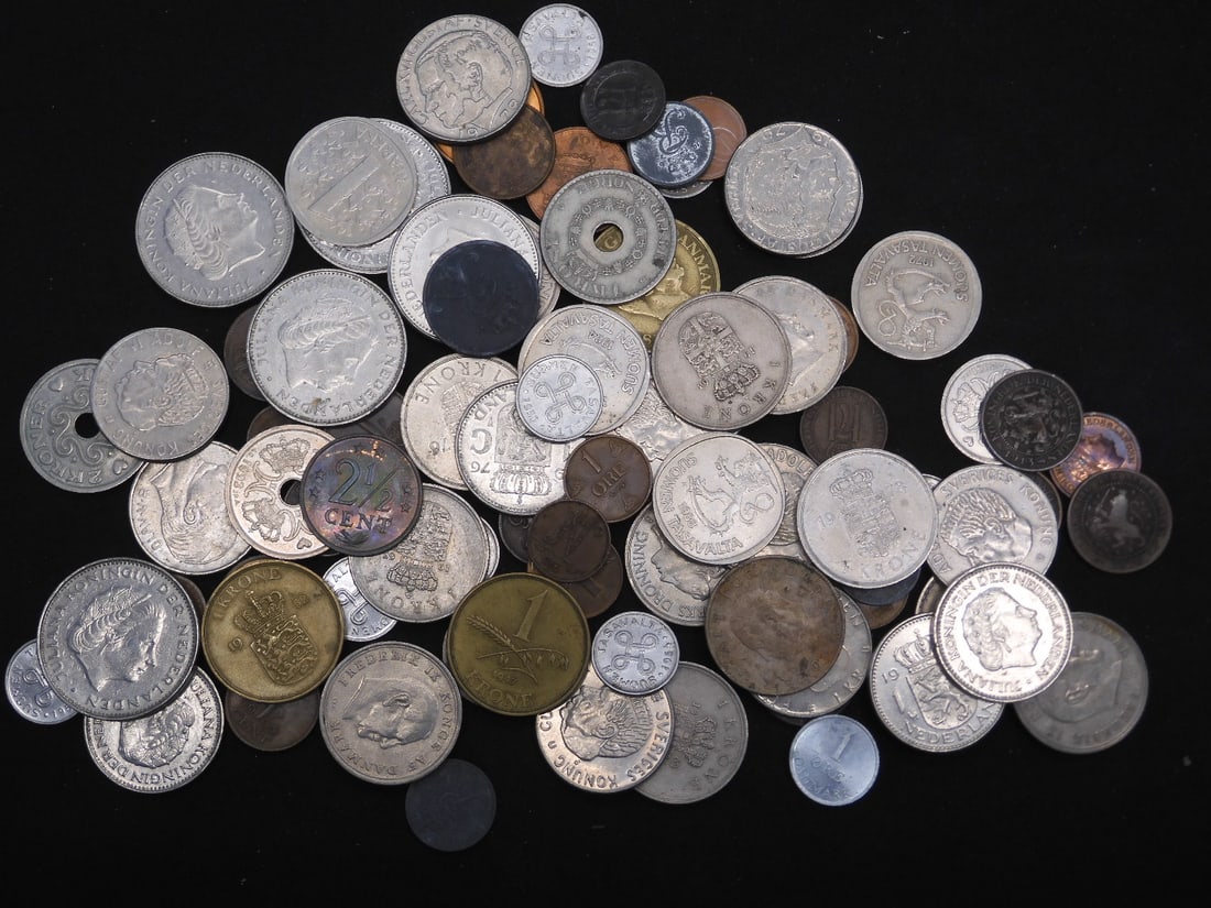 Lot of EIGHTY-EIGHT (88) Scandinavian Coins (Denom of 1/2, 1, 2, or 2 1/2 on Obverse) (1 of 4)