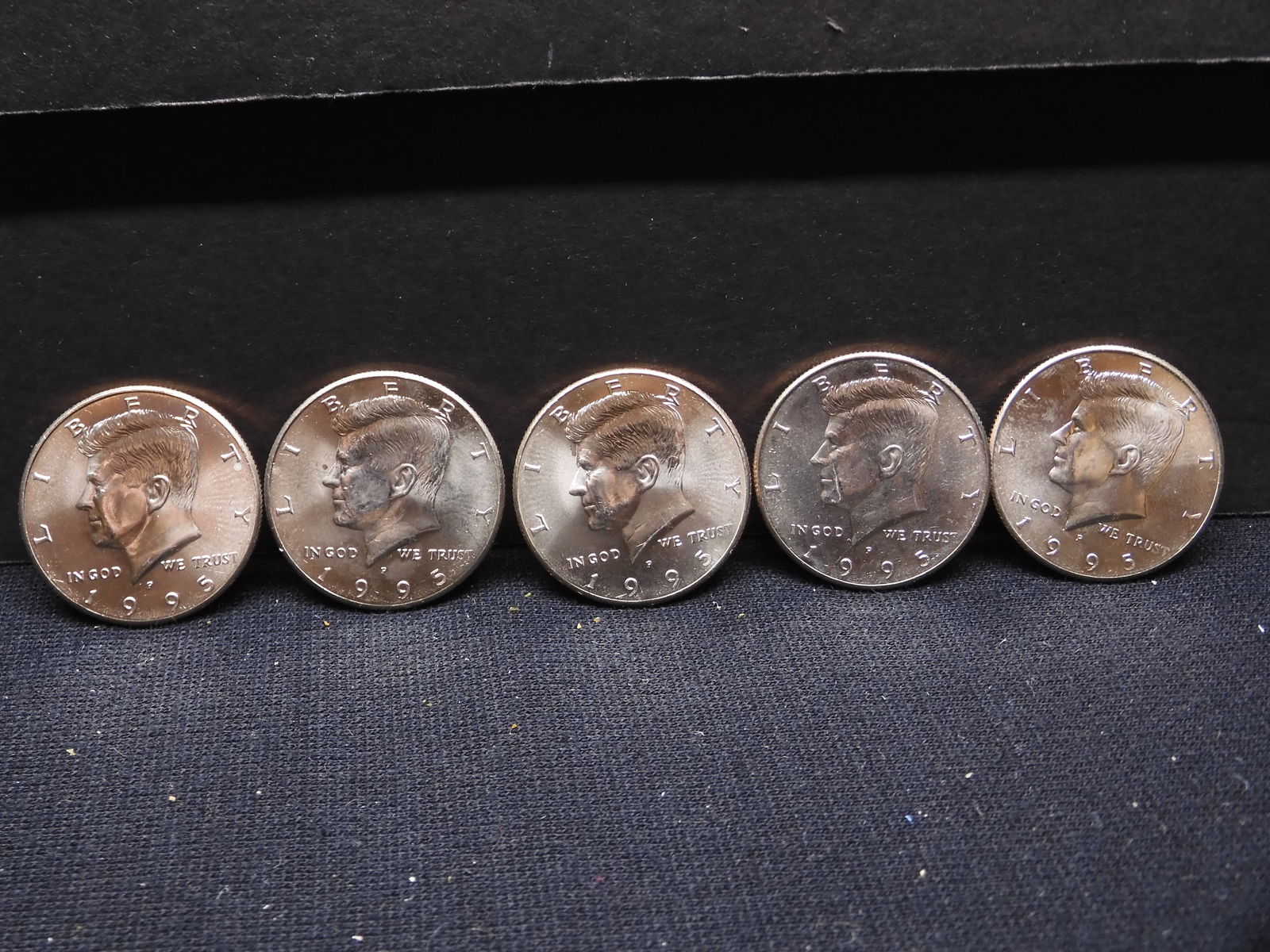 5 1995-P Clad Kennedy Half Dollars From Uncirculated Mint Roll (1 of 4)