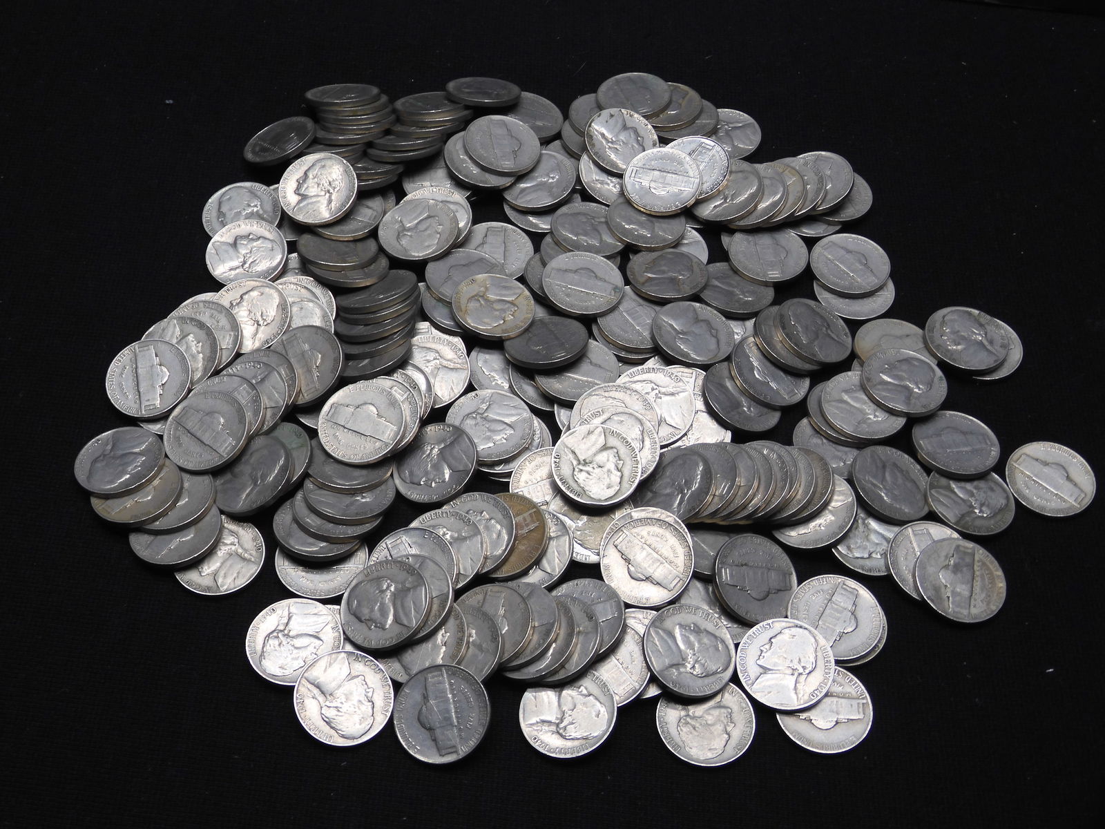 200 1940 U.S. Jefferson Nickels. (1 of 5)