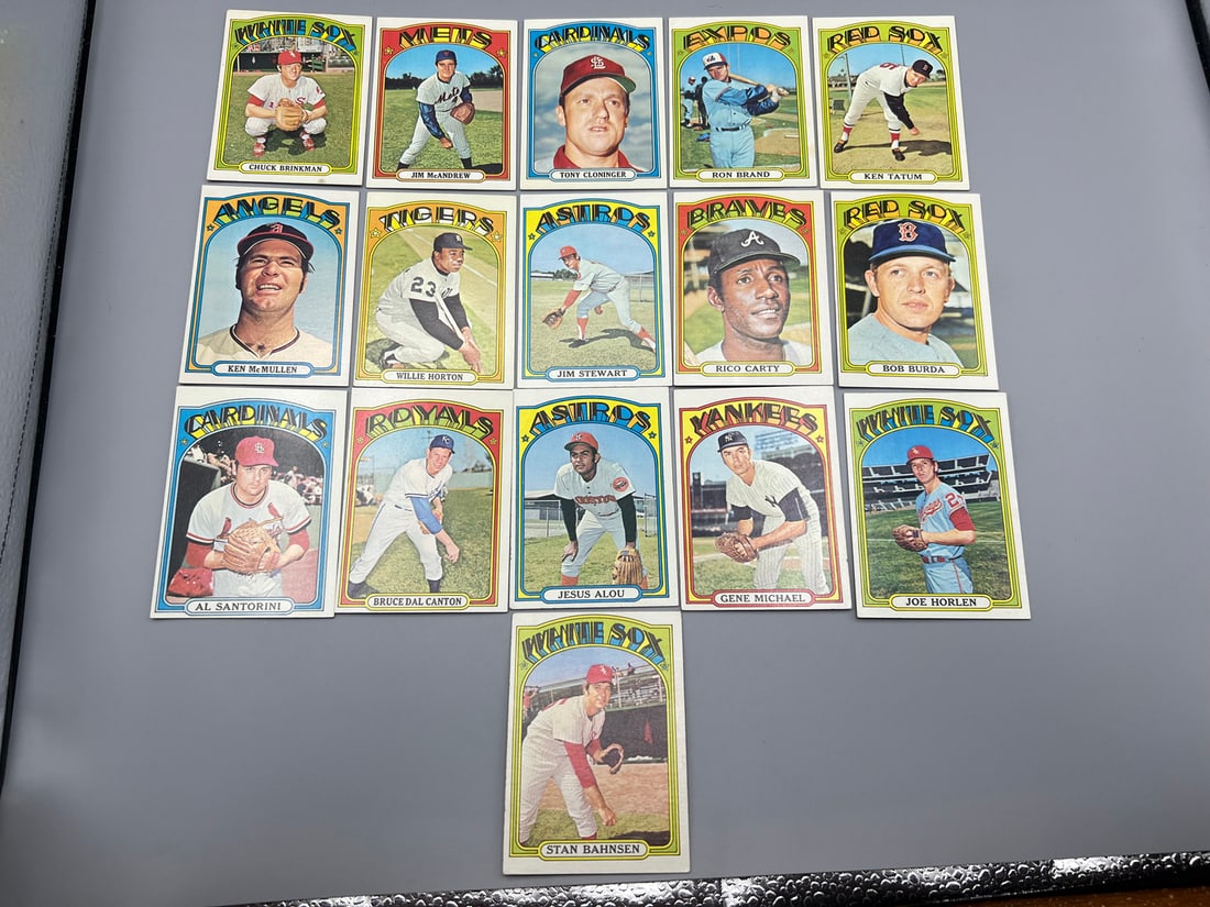 Lot of (16) 1972 Topps Baseball High Number Cards - Varying Conditions (1 of 2)