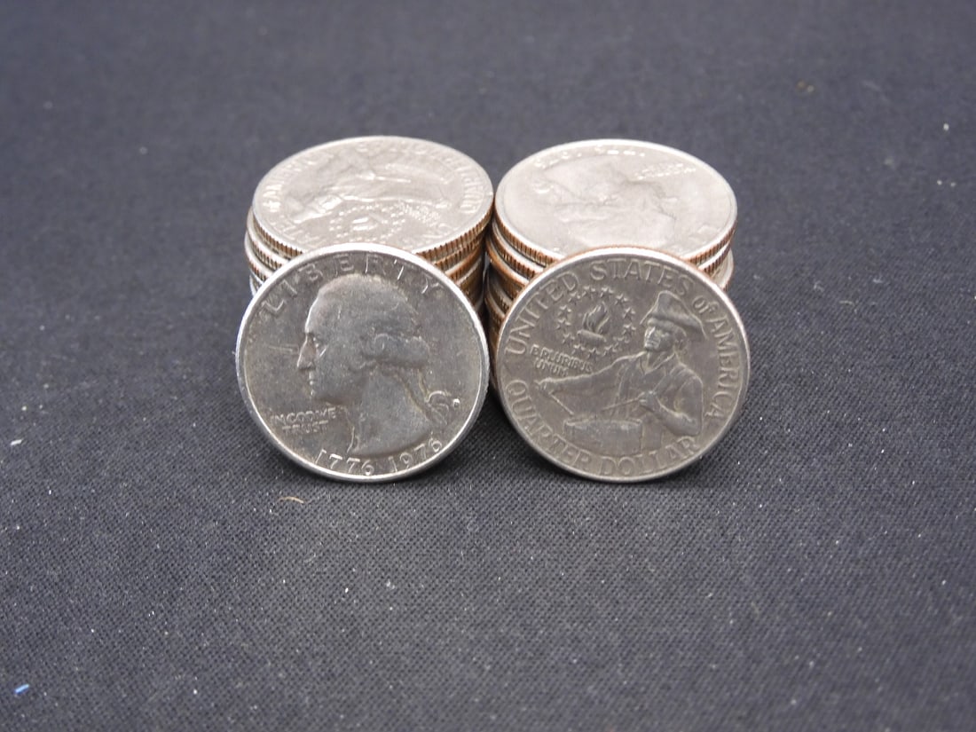26 1976 P,D Bicentennial Quarters $6.50 FV: 26 1976 P,D Bicentennial Quarters $6.50 FV