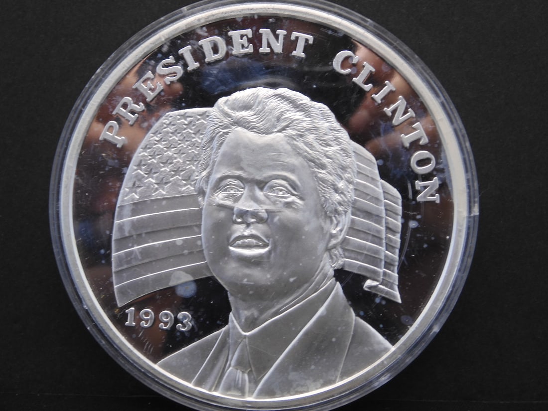 1993 One Pound .999 Fine Silver President Clinton Round. HUGE: 1993 One Pound .999 Fine Silver President Clinton Round. HUGE
