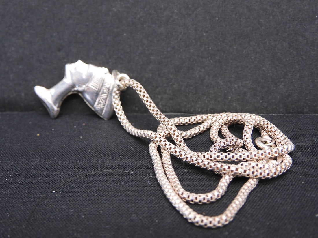 Sterling Silver Queen Nefertiti Necklace, Pendant, and Chain: Sterling Silver Queen Nefertiti Necklace, Pendant, and Chain