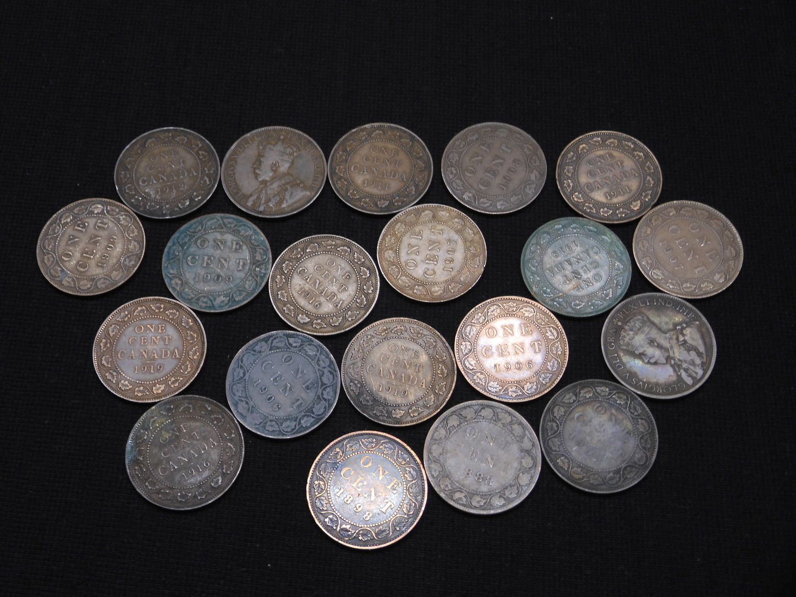 20 Canada Large Cents: 2 Victoria, 8 Edward VII, and 10 George V. (1 of 4)