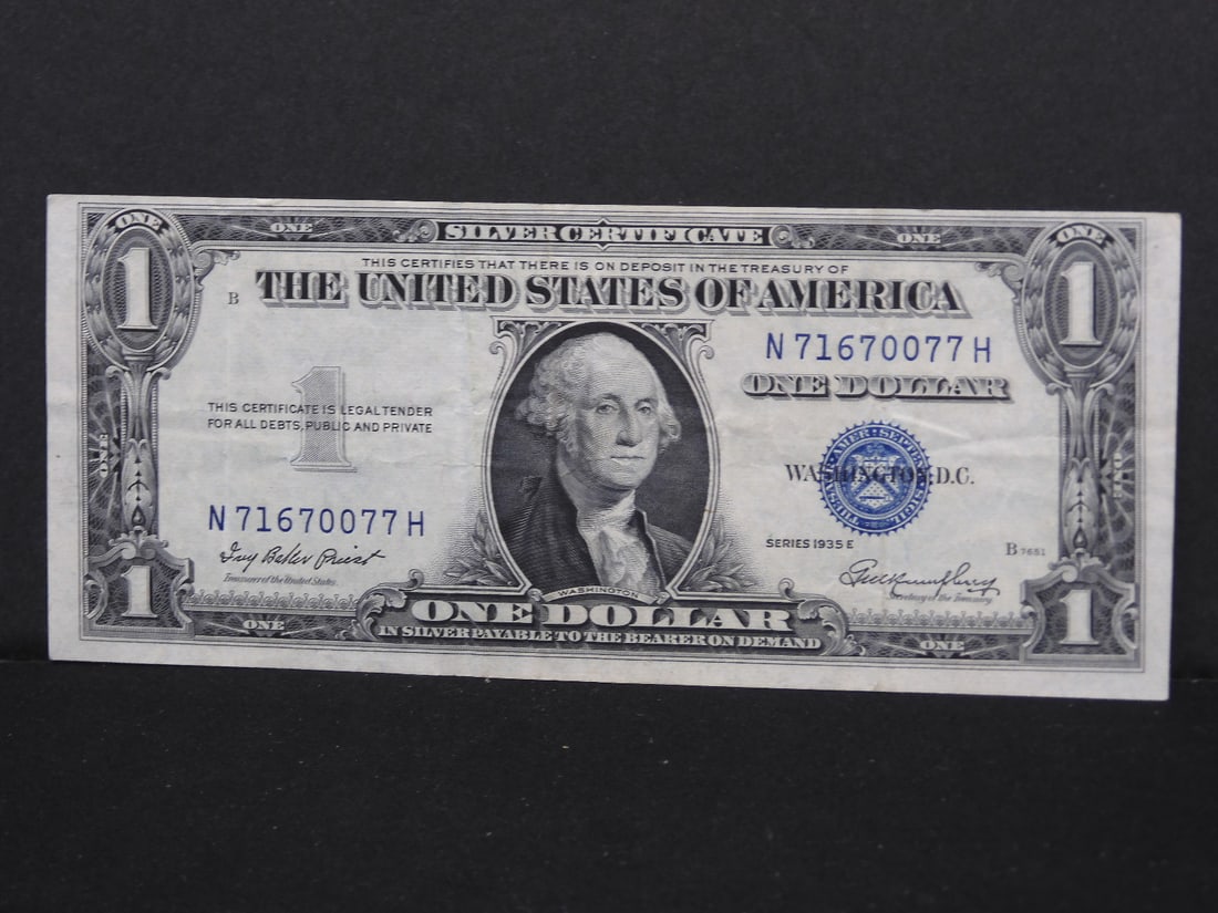 1935-E Blue Seal $1 Silver Certificate. CRISP UNC (1 of 3)