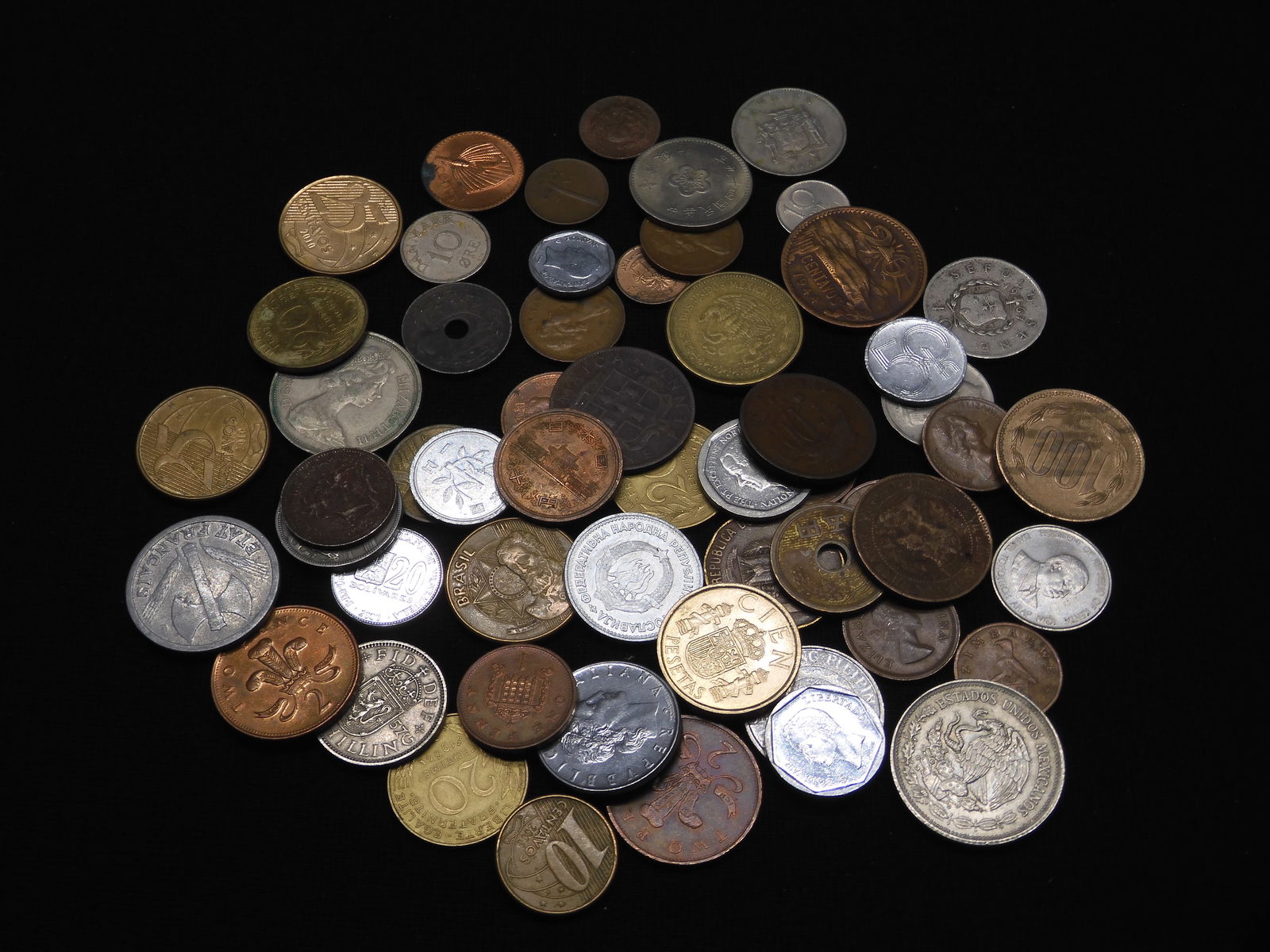 Bag of 0.60 Lbs. of Various World Coins (1 of 6)